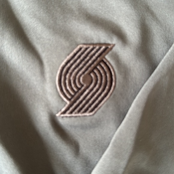 Nike Golf Long Sleeve Portland Trailblazers Shirt - Picture 5 of 5